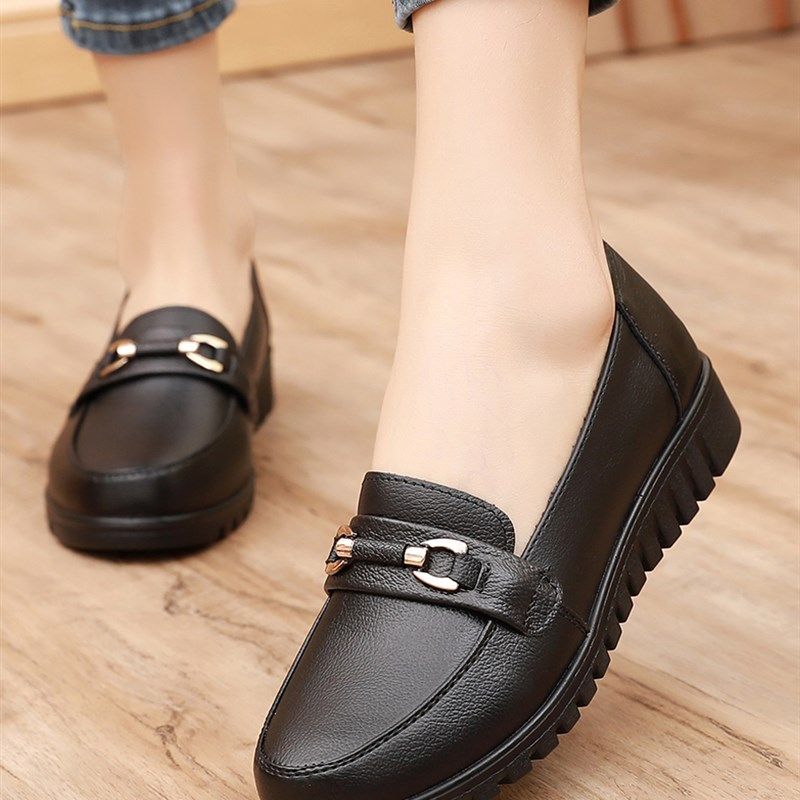 春季妈妈鞋真皮平底单鞋防滑软底中老年工作鞋女头层牛皮大码女鞋