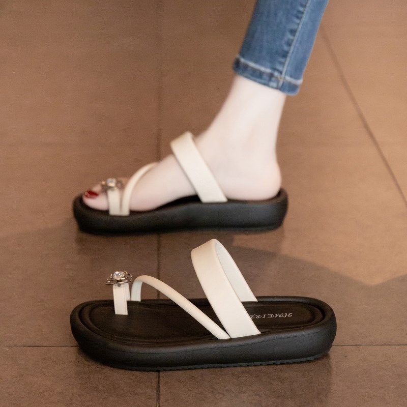 仙女风配裙子凉拖鞋女夏外穿2025新款懒人一字拖厚底海边沙滩凉鞋