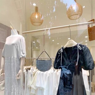 服装店展示架吊顶悬挂衣杆上墙橱窗吊架女装简约衣服架子吊杆实木
