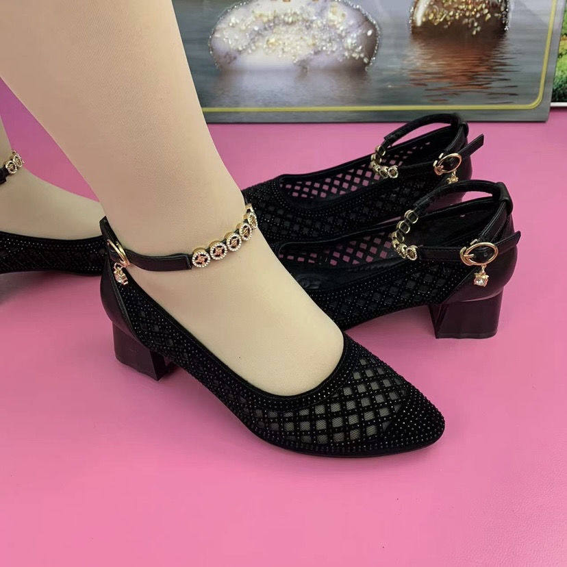 凉鞋女真软皮春夏2023新款洞洞鞋网纱镂空透气凉鞋软底妈妈单鞋女