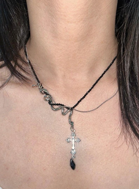 暗黑风黑色串珠小蛇项链亚比风甜酷辣妹个性时尚锁骨链配饰高级感