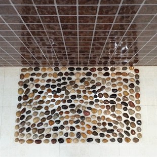 天然密雨花鹅卵石足底浴室按摩垫路脚底按摩石头子穴位防滑洗澡垫