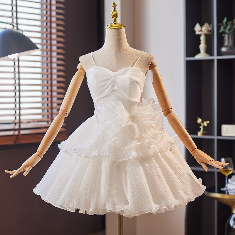 成人白色宴会轻礼服高级感在逃公主生日party高端吊带小个子短裙