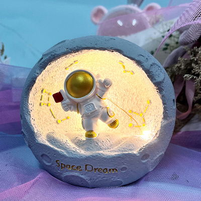 宇航员系列航天太空人星星灯书桌面小摆件男生女孩生日圣诞节礼物