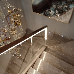 楼梯玻璃扶手感应灯带免安装插电夜间人来自动亮灯别墅自建房自粘