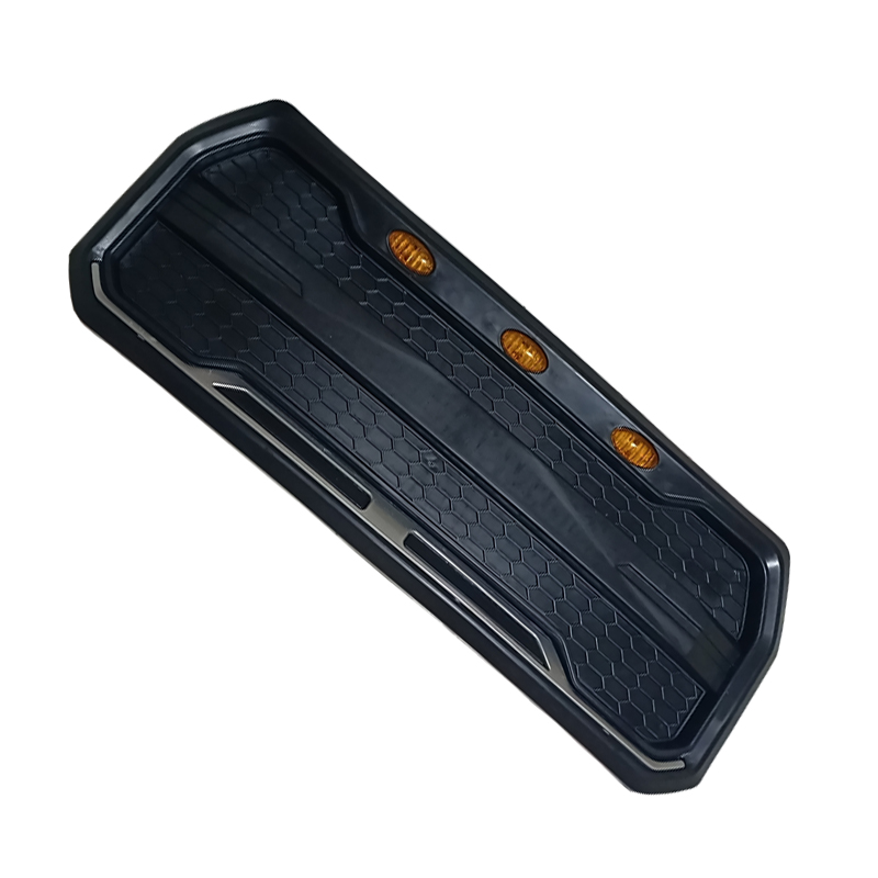 电动四轮车转向大灯中网雾灯雾灯燃油车猛禽款前大灯中网雾灯边灯