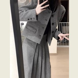 学院风短款毛呢外套女冬穿搭套装盐系小个子气质高腰百褶裙两件套
