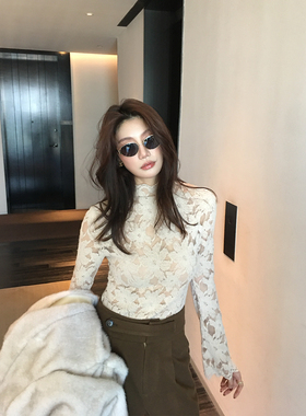 Alone Savor龙喜儿 设计感蕾丝花纹拼接小衫喇叭袖高领上衣女K290