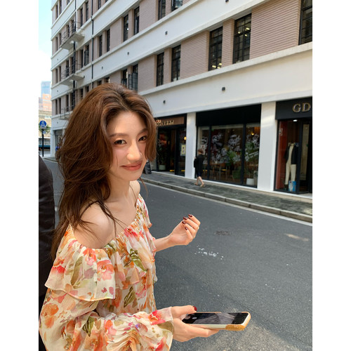 AloneSavor龙喜儿  印花小衫女法式一字肩花边不规则褶皱衬衣H070