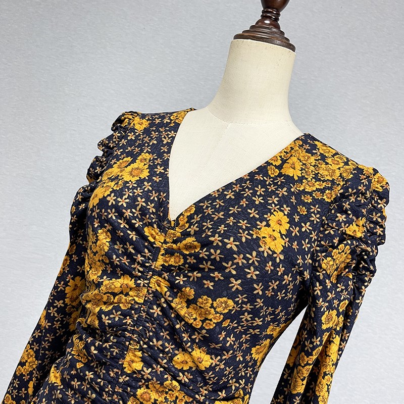 中长款蓝底黄花长袖连衣裙女2024弹力修身性感V领黑底红花a字裙子