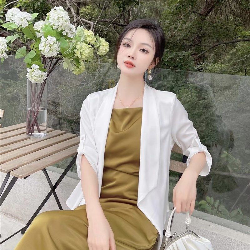 女装醋酸缎面西装外套女小个子夏季2023新款短款七分袖休闲夏西服