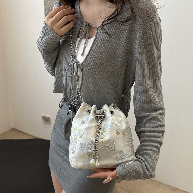 新中式包包女式h2024新款潮时尚休闲百搭国风单肩包链条斜挎水桶