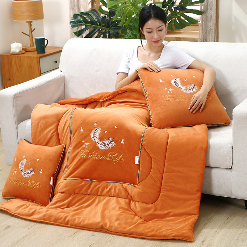 沙发抱枕被子两用车内枕头二合一办公室午睡毛毯子汽车用车载靠枕