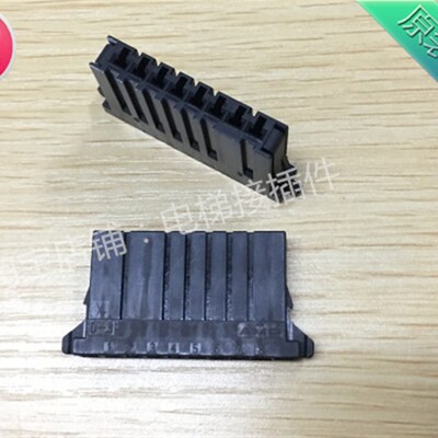AMP D-3 X 8孔接头 1-178288-7 1个起拍,可直接下单