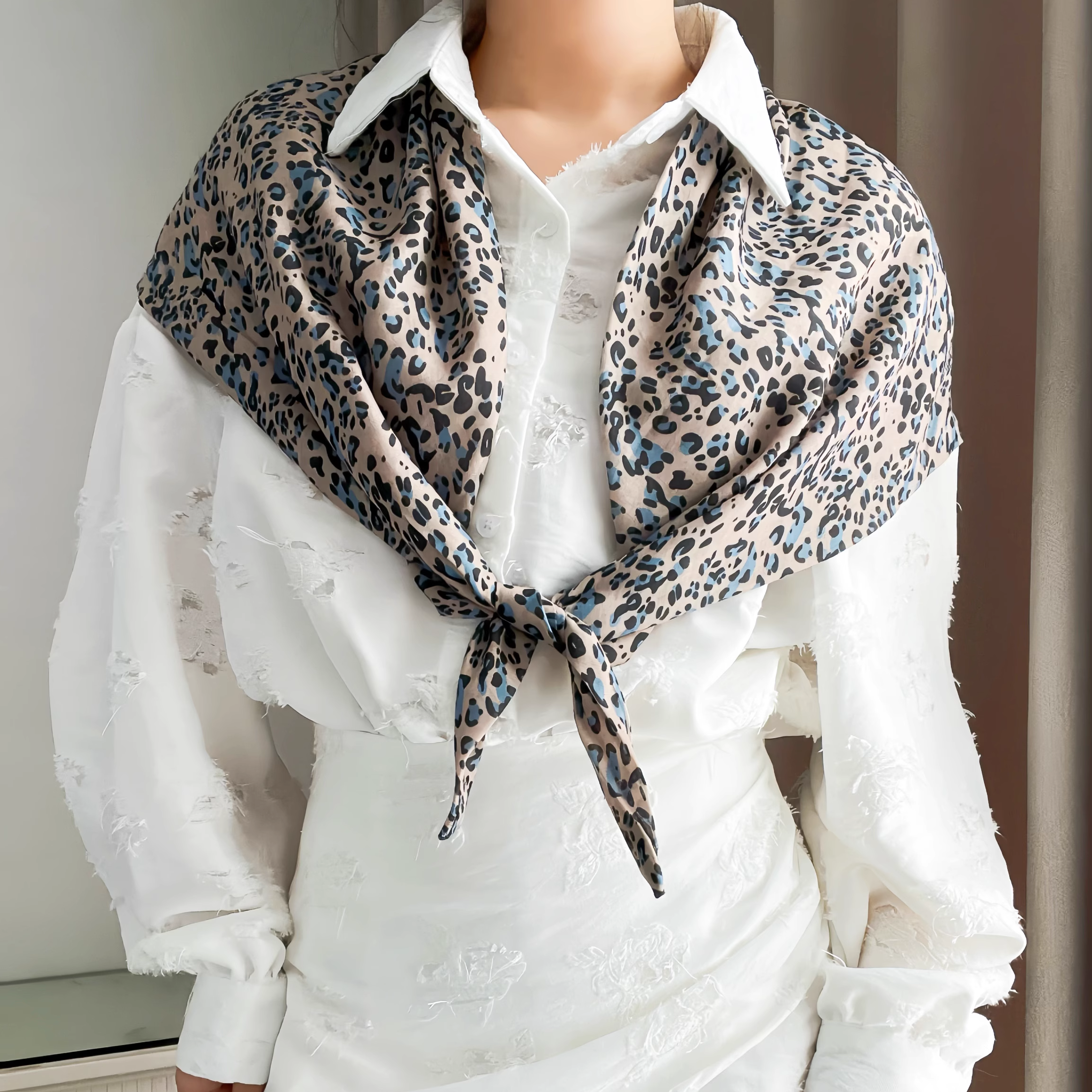 时尚个性小众领巾豹纹三角大丝巾披肩搭配服饰领配饰百搭围巾丝巾