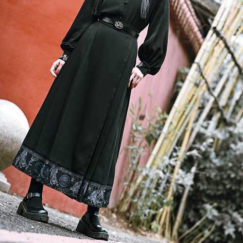 古怪舍卯兔国风改良黑色马面长裙日常通勤汉服新中式半身裙女