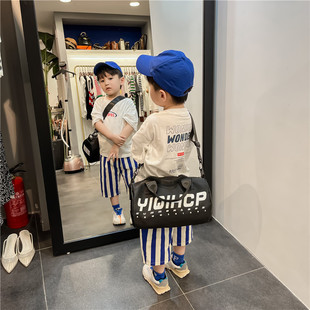 儿童时尚运动斜挎包潮酷男童外出帆布旅行包女童大容量健身手提包