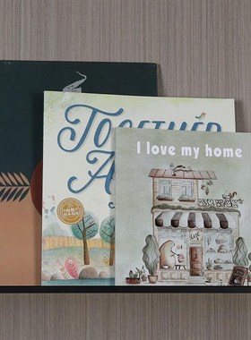 现代样板间儿童房书籍摆件售楼处玩耍区卡通英文漫画书装饰品