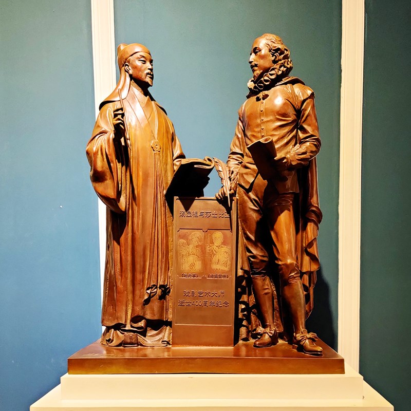 西方人物铸铜雕塑定制校园建筑教堂园林欧式景观青铜雕像摆件厂家