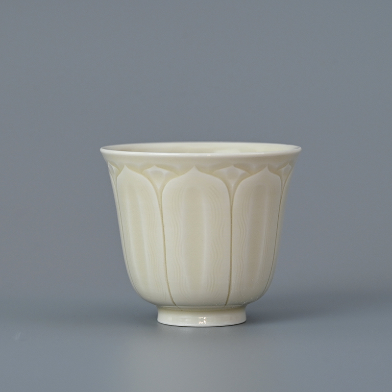 定瓷茶杯牙白原矿釉人杯鸡心杯莲瓣杯杯垫北宋瓷宫廷风定窑茶具