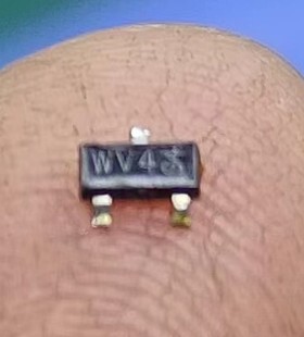 WV4 新能源吉利EV500主机板易损贴片小三极管 3脚全新
