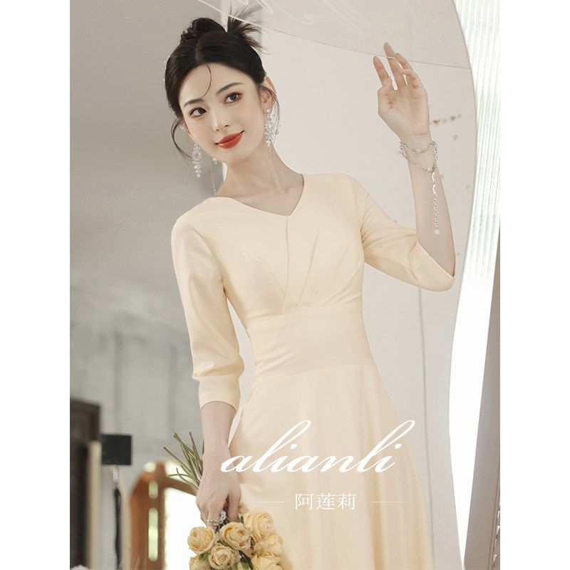 晚礼服女宴会轻奢小众高端法式高级感订婚主持人晚宴香槟色伴娘裙