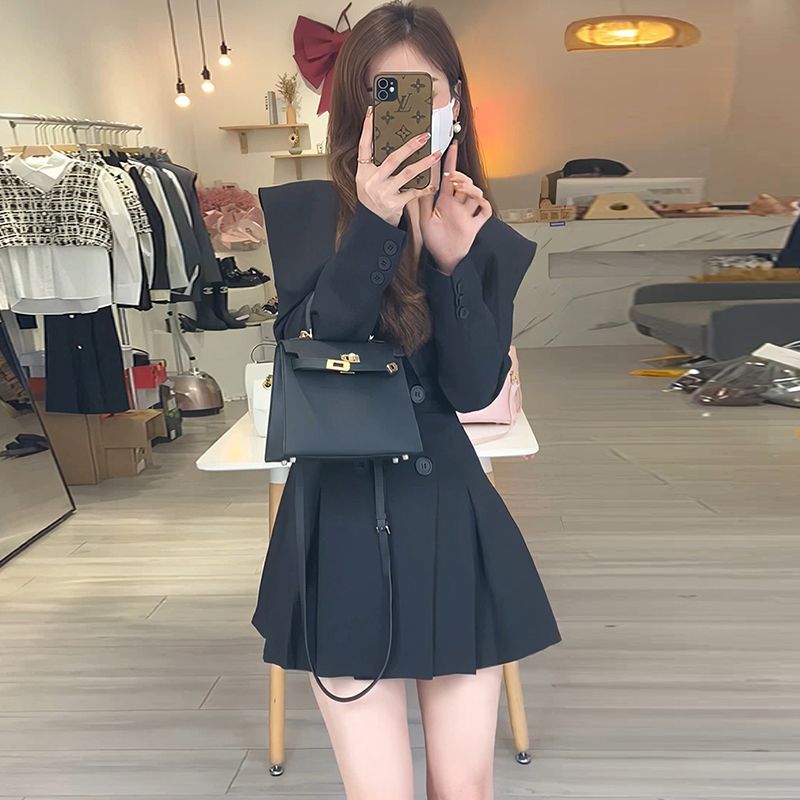 有内衬拼接领披肩收腰女