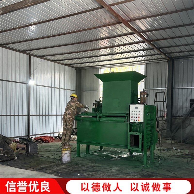 干玉米秸秆压块机 青储黄储打包机 牛羊饲料方包压缩机