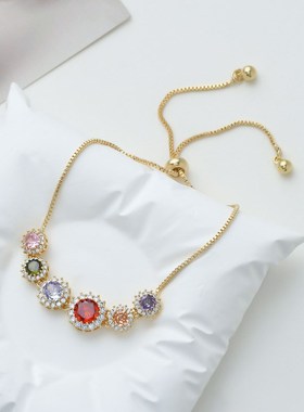 真金电镀微镶锆石气质手饰品女小众设计感花瓣吊坠可调节抽拉手链