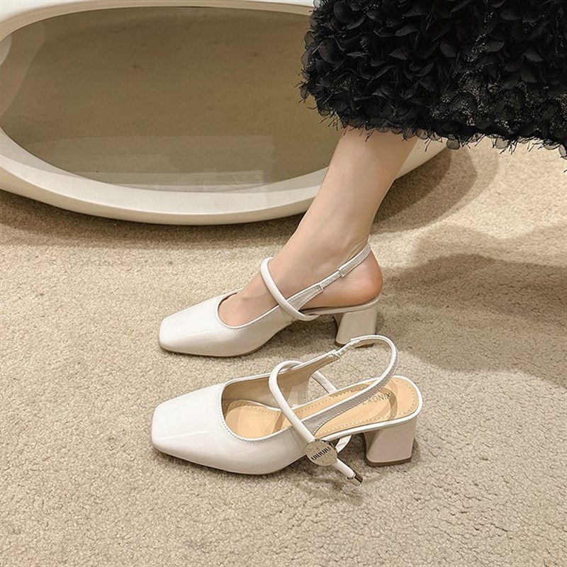 方头粗跟b凉鞋2025春夏季韩版新款中跟漆皮高跟鞋后绊带亮皮单鞋