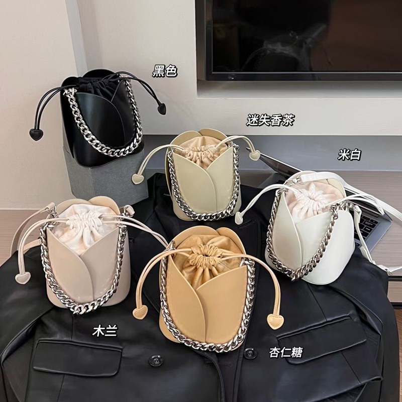小众设计花瓣水桶包包女潮高级感C真皮手提包链条单肩斜挎包圆筒