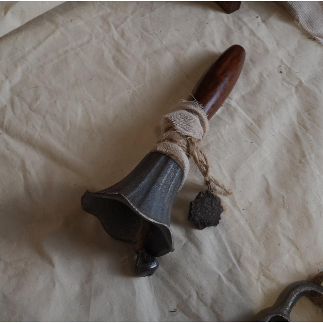 巫铃手摇铃正念铃上餐传菜铃复古装饰密室道具逃脱酒吧餐厅课铃