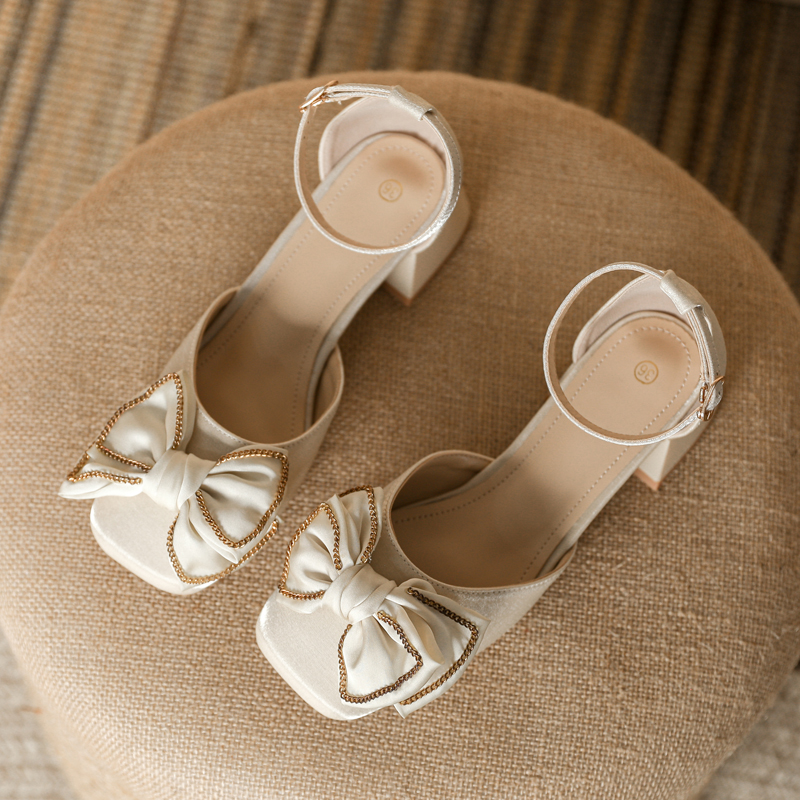 高跟鞋粗跟包头法式一字带凉鞋女202C3年新款外穿夏季大尺码鞋41-