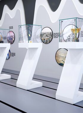 异形展示台展览展示柜玻璃柜子展台中岛台艺术博物馆烤漆产品展柜