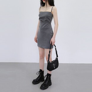 夏季气质裙子休闲短款显瘦设计感小个子高端精致收腰吊带连衣裙女