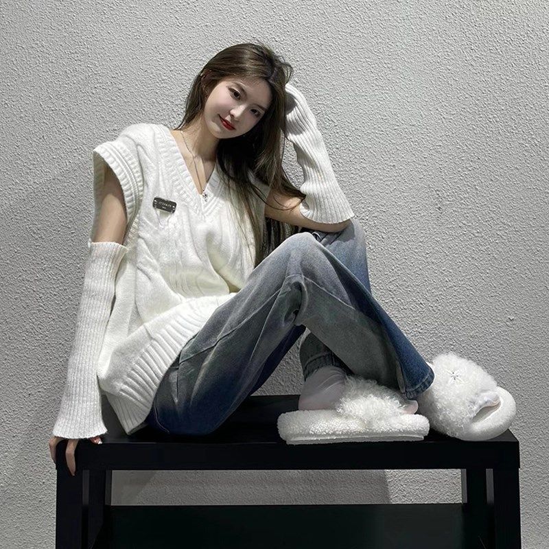 白色麻花毛衣套头背心女秋新款学院风宽松百搭针织衫V领叠穿马甲