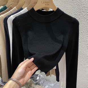 针织打底衫女气质内搭洋气圆领白色长袖T恤上衣秋冬修身短款毛衣