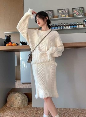 白色/黑色小个子温柔慵麻花懒风毛衣配M短裙半身裙套装针织两