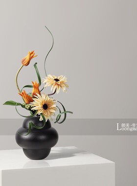 侘寂风黑色实木中古花瓶插花酒店民宿茶几书桌客厅花艺花器装饰品