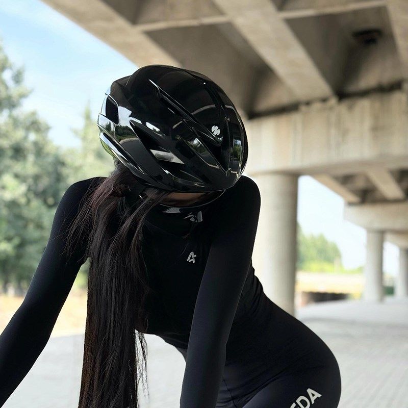 山地车骑行头盔女款2024新款公路自行车夏休闲骑装备安全帽高颜值