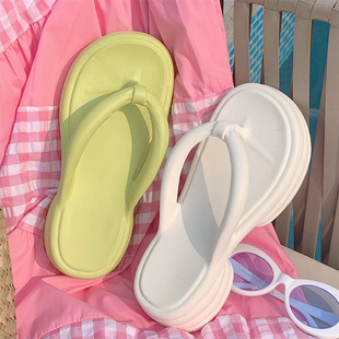 百搭厚底增高白色人字 2024新款 f网红拖鞋 海边沙滩女夏季 外穿时尚