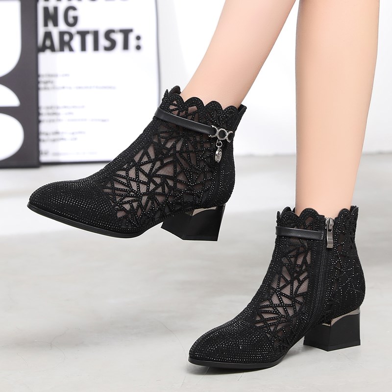 春夏季镂空短靴网纱水钻q透气凉靴显瘦百搭大码女鞋舒适2023新款