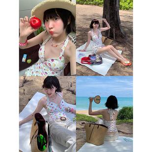 BETWEENAND 夏日水果波点满印海边温泉泳衣女 荷叶边短裤两件套