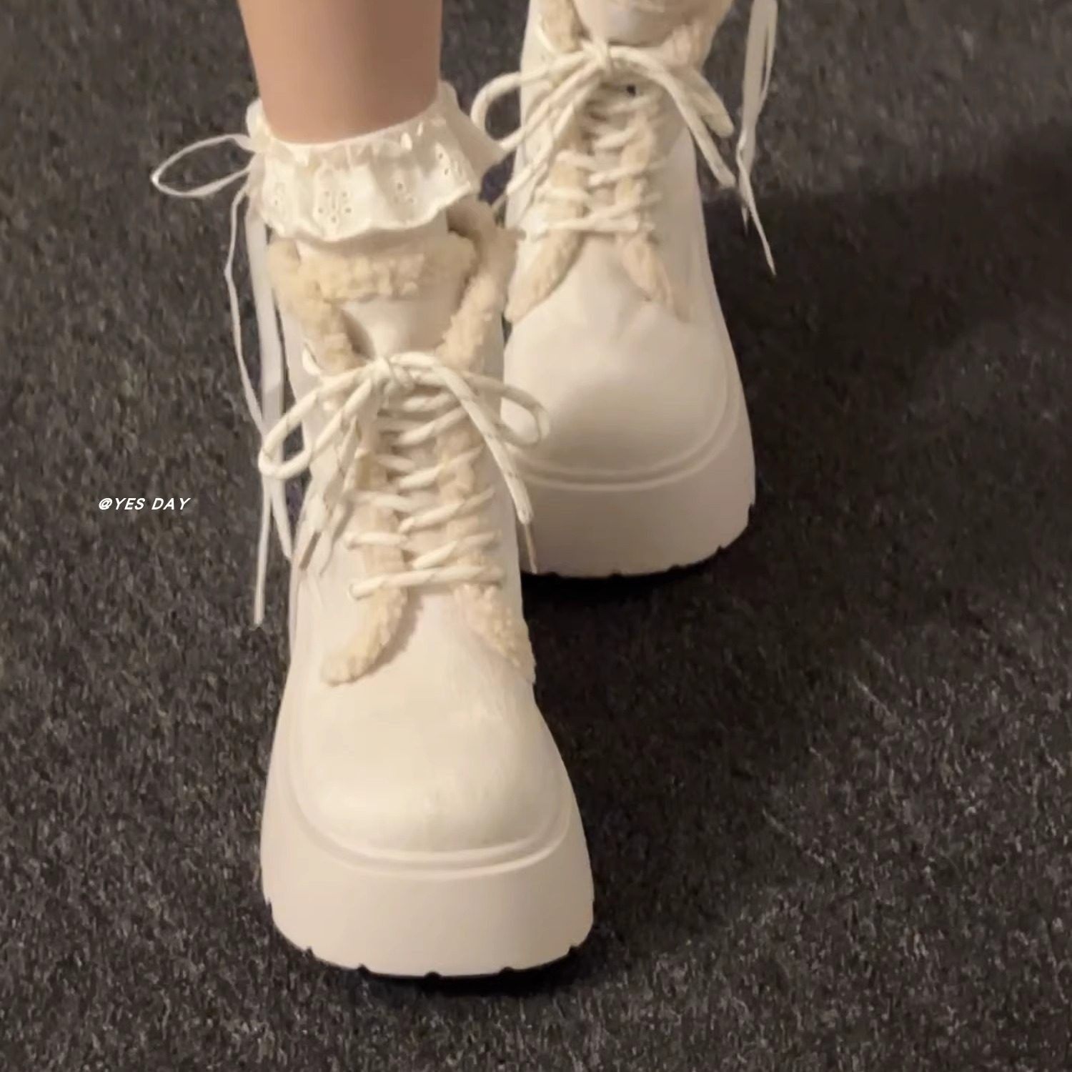 白色韩版加绒马丁靴女2025冬季新款英伦风百搭增高保暖防滑雪地靴