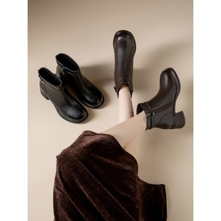 真皮短靴女2025新款秋冬皮鞋加绒粗跟中年靴子不累脚软底妈妈棉鞋