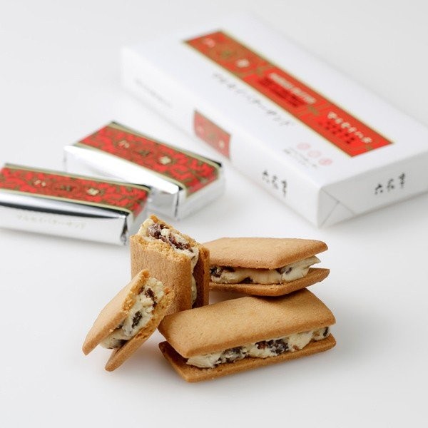 【现货】日本进口北海道六花亭朗姆酒提子奶油夹心饼干 干零食