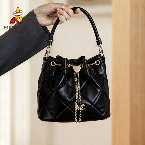 稻草人小香风菱格链条真皮水桶包