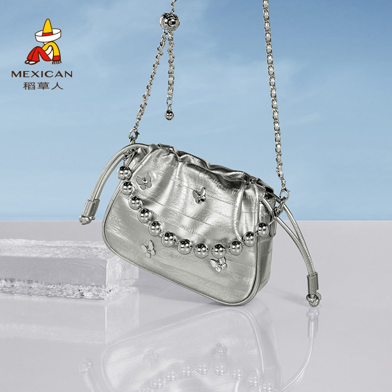 稻草人包包女潮流高级时尚百搭单肩斜挎包蝴蝶银色小众质感云朵包