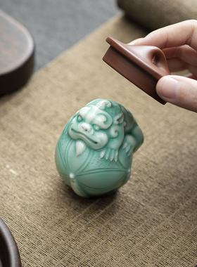 【狮来运转】陶瓷狮子小摆件创意茶桌装饰品茶玩茶宠茶壶盖置把玩