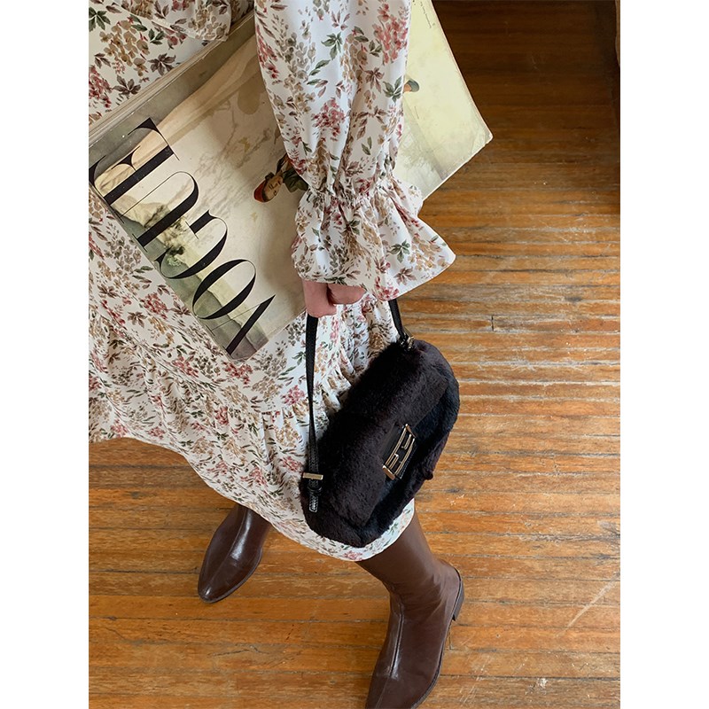 VASSE美蟹 法式复古V领连衣裙女2022秋新款小个子收腰显瘦a字长裙